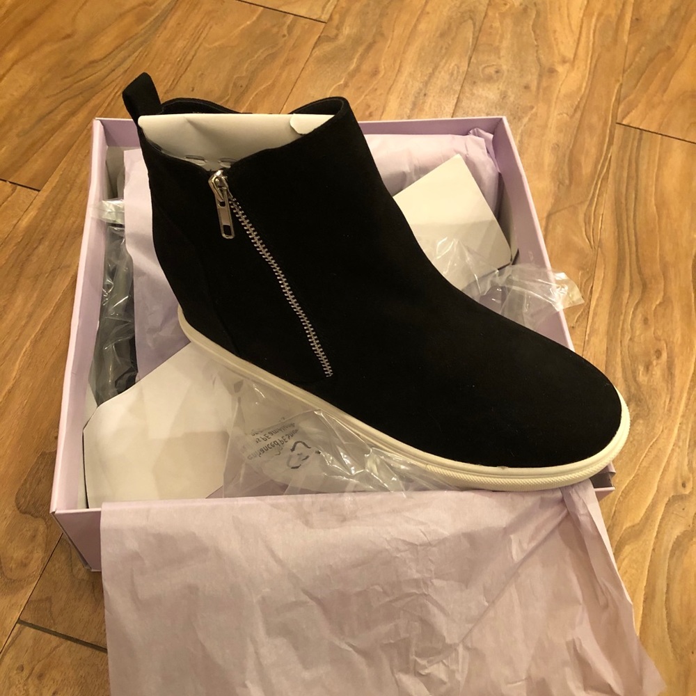 NWT Madden Girl piperr booties.